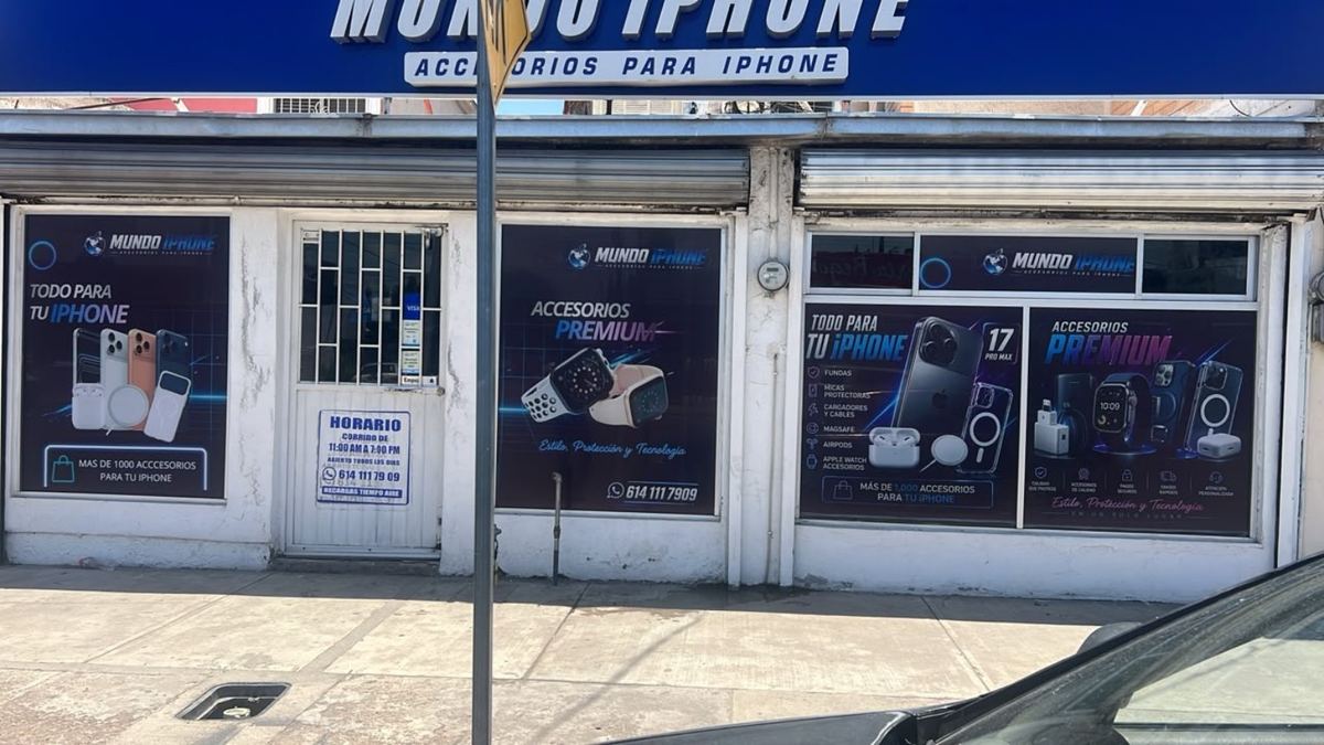 Vitrinas de local con microperforado instalado
